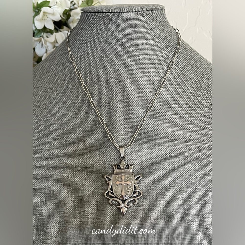 NWT Men’s Stylish Cross On Crest Stainless Steel Necklace
